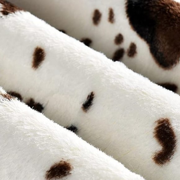 Cowhide Rugs for a Stylish Home Decor - Small - Picture 5 of 7